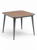 **Technische Titel in het Nederlands: Robuuste vierkante tafel met houten blad en metalen poten**